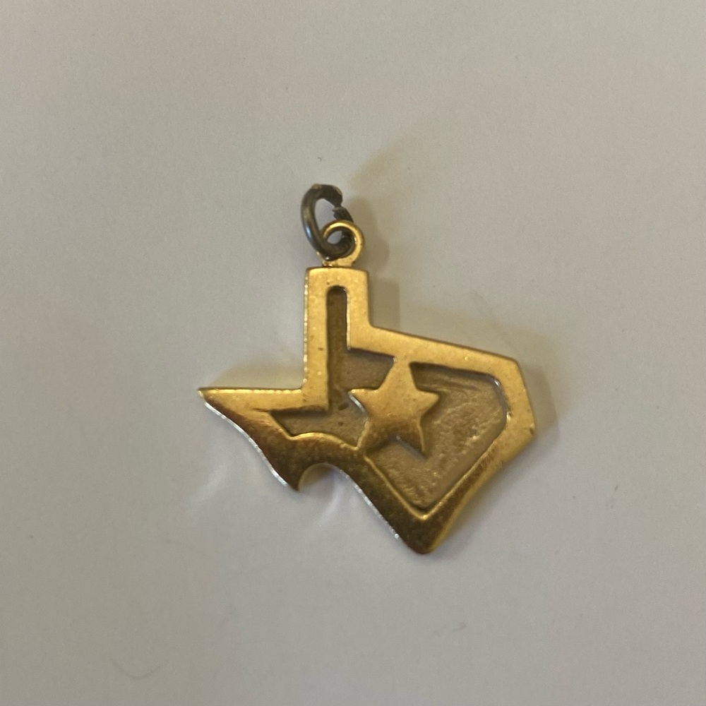 Texas Charm with Star 14k